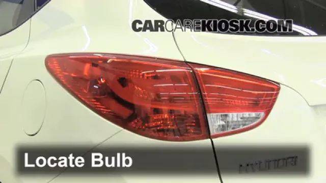 2012 Hyundai Tucson Limited 2.4L 4 Cyl. Éclairage Feu clignotant arrière (remplacer l'ampoule)
